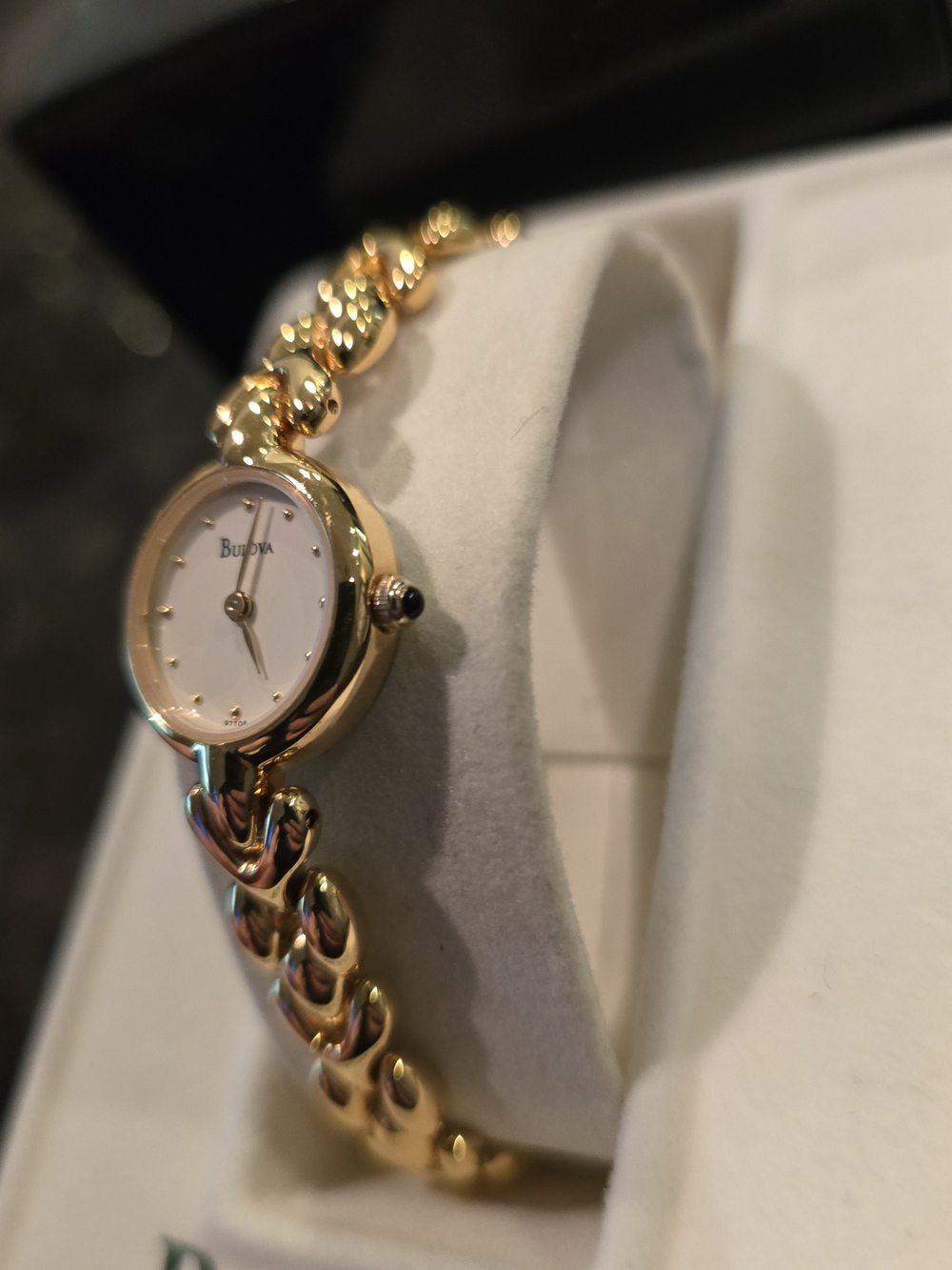 Bulova Women's Gold Bracelet Watch - Elegant Gold Tone - Picture 4 of 9